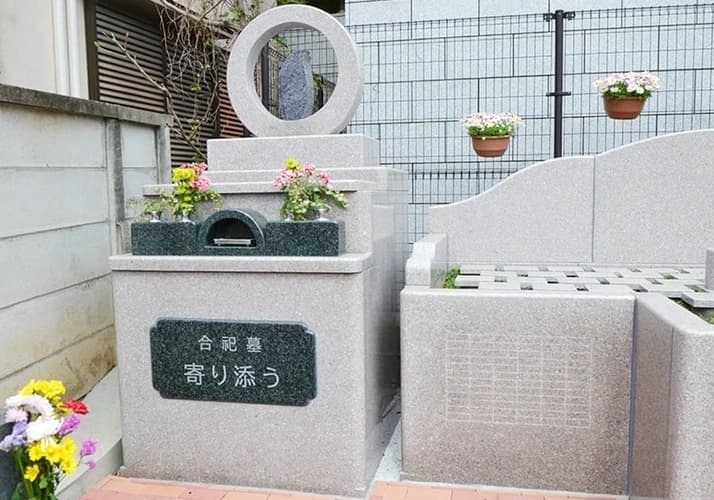 香蓮寺 外苑こもれびの杜 樹木葬・永代供養墓