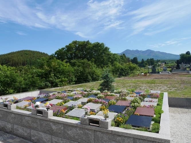ガーデニング型樹木葬霊園「八ヶ岳フラワージュ」