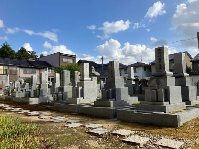 開禅寺墓地